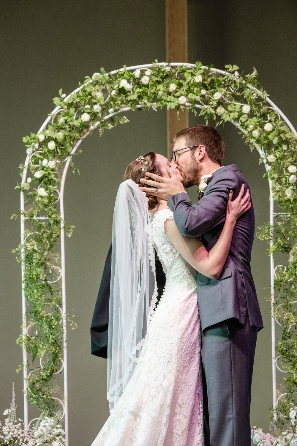 thejourney-tucson-wedding-kiss.jpg