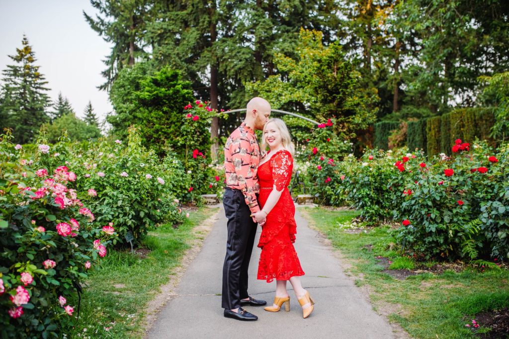 portland-rose-garden-engagement-meredith-amadee-photography