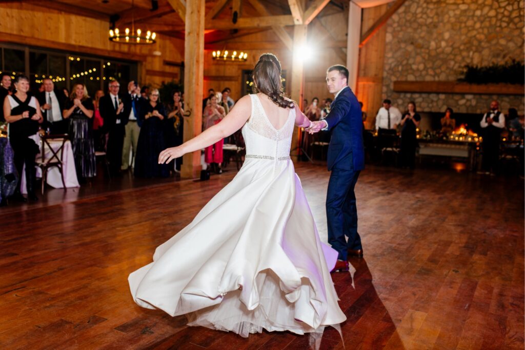 first-dance-wedding-amadee-photography