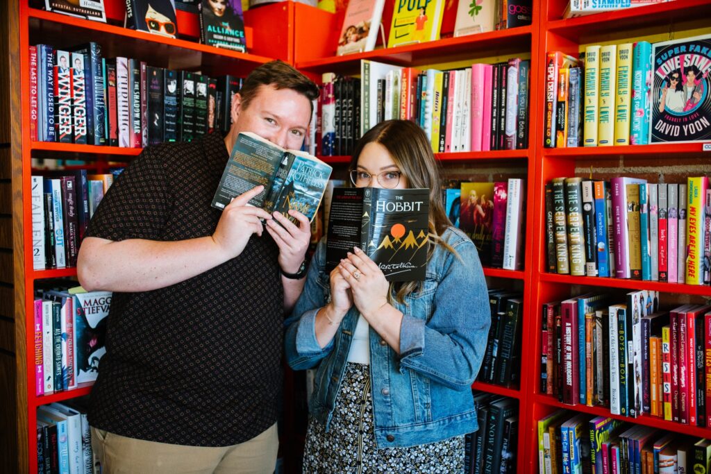 bookstore-engagement-session-meredith-amadee-photography