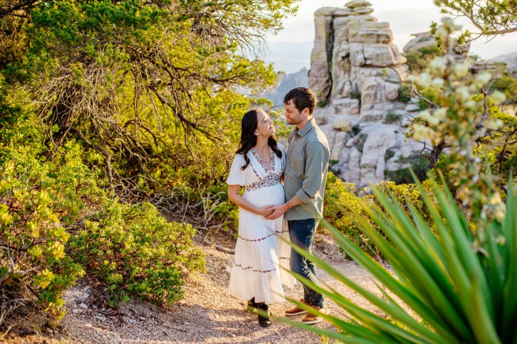 mount-lemmon-maternity-photos-meredith-amadee-photography