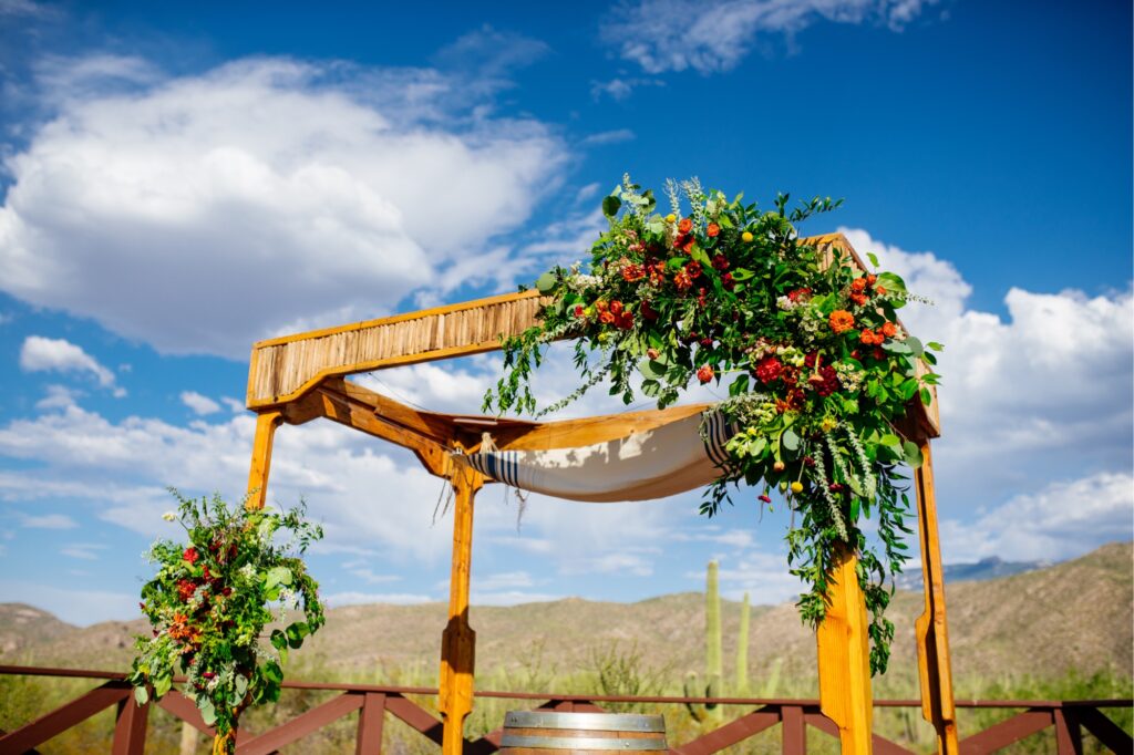 the-barn-at-tanque-verde-ranch-wedding-meredith-amadee-photography