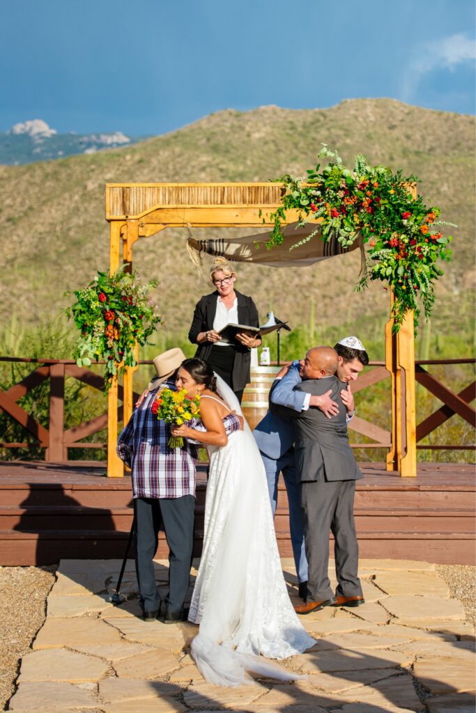 the-barn-at-tanque-verde-ranch-wedding-meredith-amadee-photography