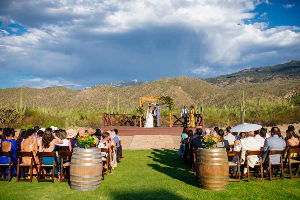 the-barn-at-tanque-verde-ranch-wedding-meredith-amadee-photography