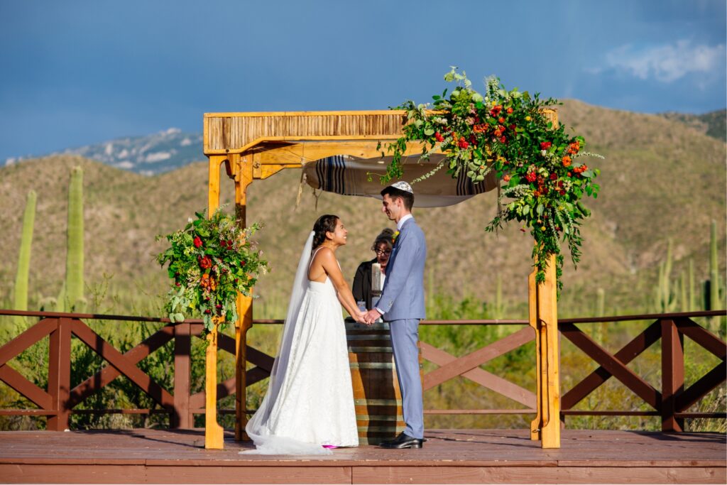 the-barn-at-tanque-verde-ranch-wedding-meredith-amadee-photography