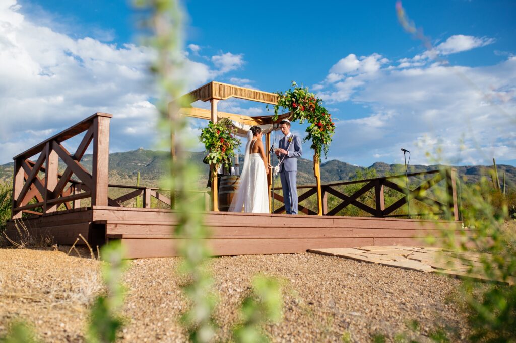 the-barn-at-tanque-verde-ranch-wedding-meredith-amadee-photography