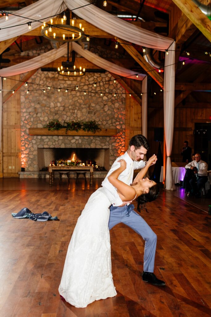 first-dance-wedding-meredith-amadee-photography