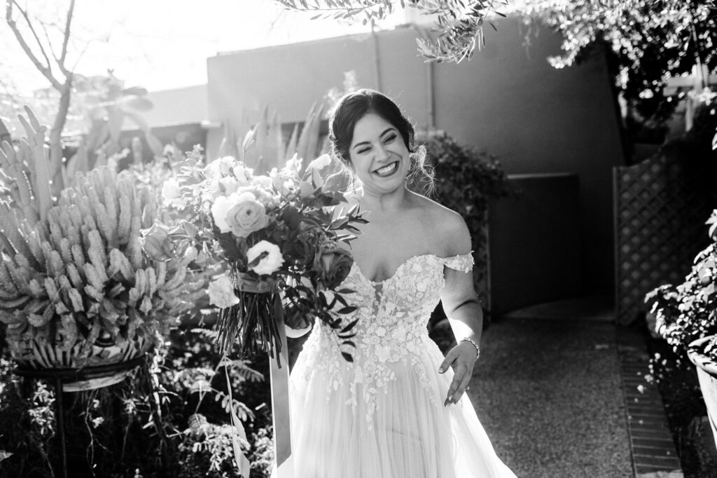 bride-black-and-white-meredith-amadee-photography