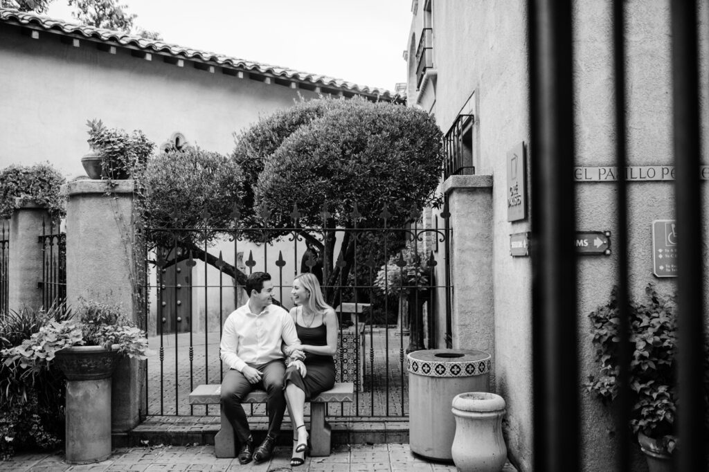 sedona-engagement-session-tlaquepaque-meredith-amadee-photography