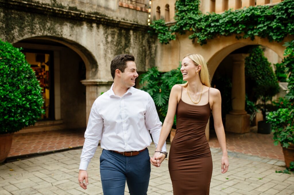 sedona-engagement-session-tlaquepaque-meredith-amadee-photography